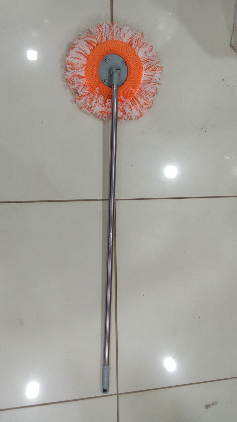 360° Rotating Microfiber Mop – Telescopic Floor & Car Cleaner